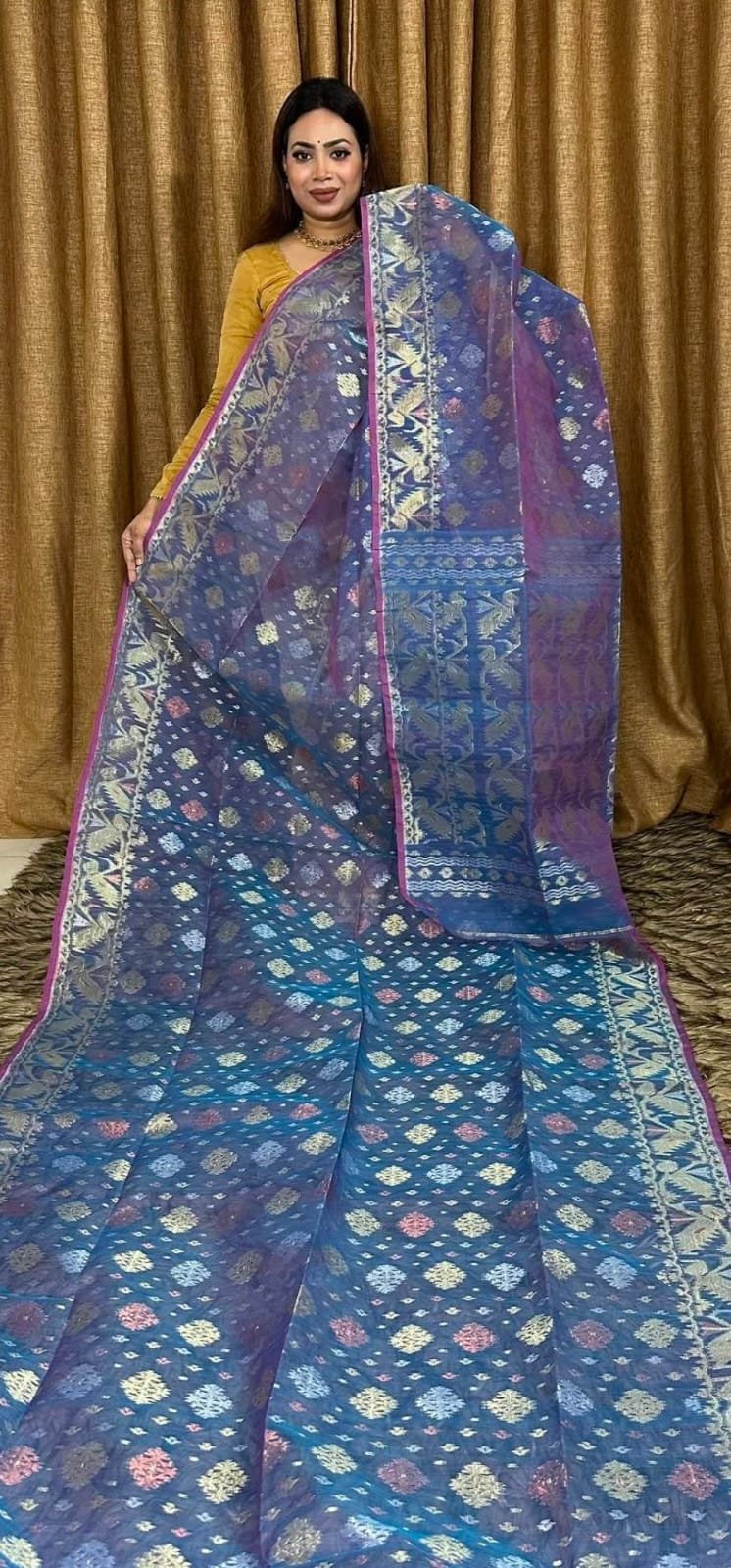 handwoven Dhakai Jamdani saree